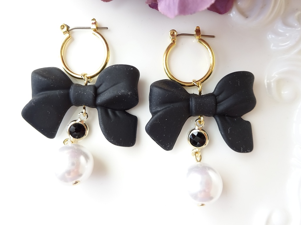 ブラックリボンA ピアス