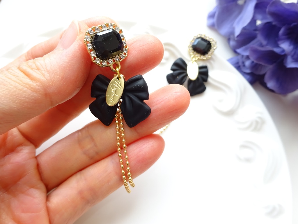 ブラックリボンB ピアス