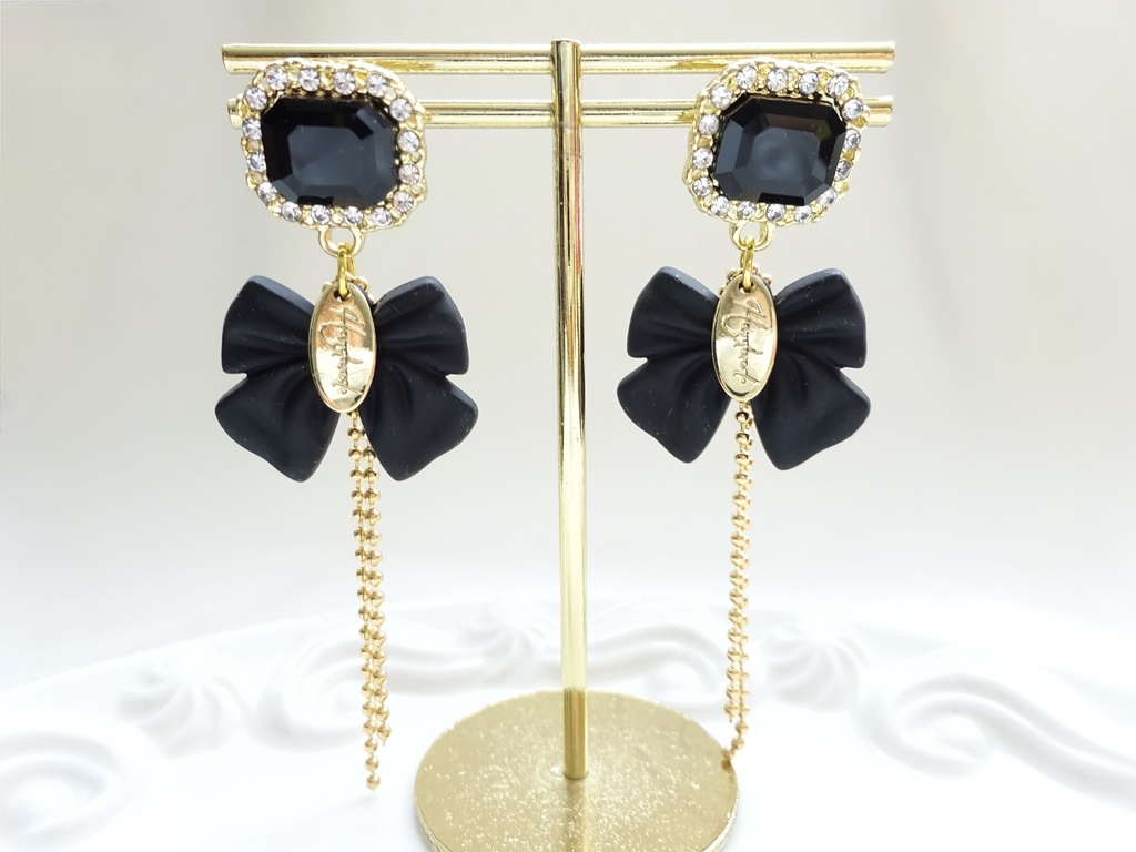 ブラックリボンB ピアス