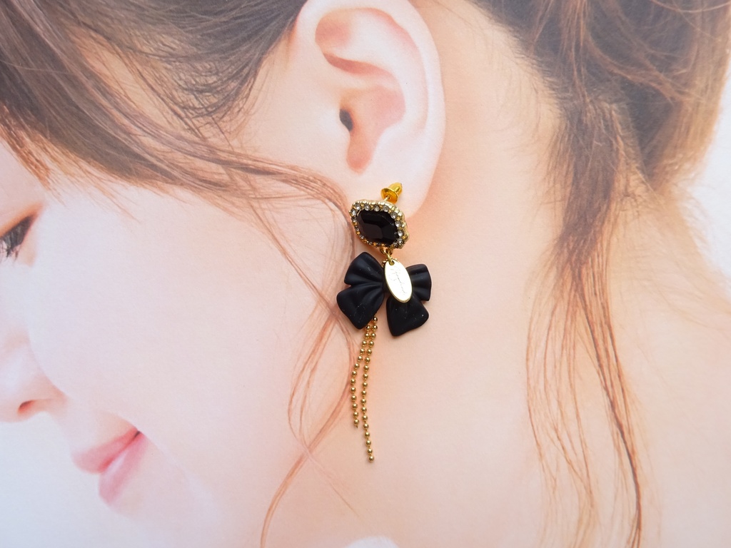 ブラックリボンB ピアス
