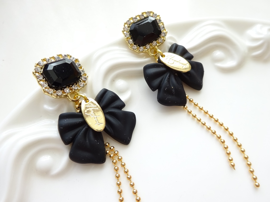 ブラックリボンB ピアス