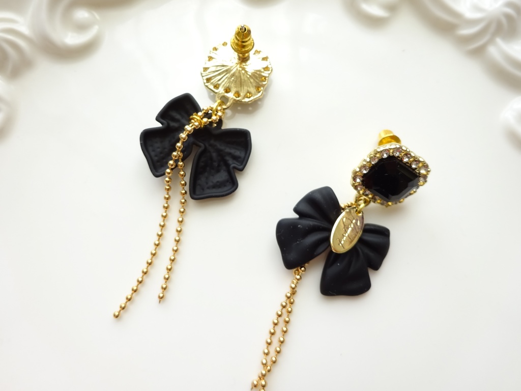 ブラックリボンB ピアス