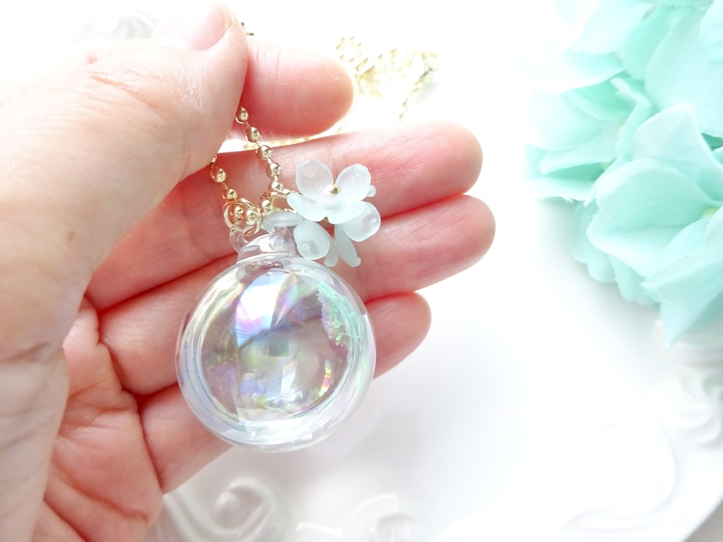 水入り大きなガラスのシャボン玉ネックレス・ミント