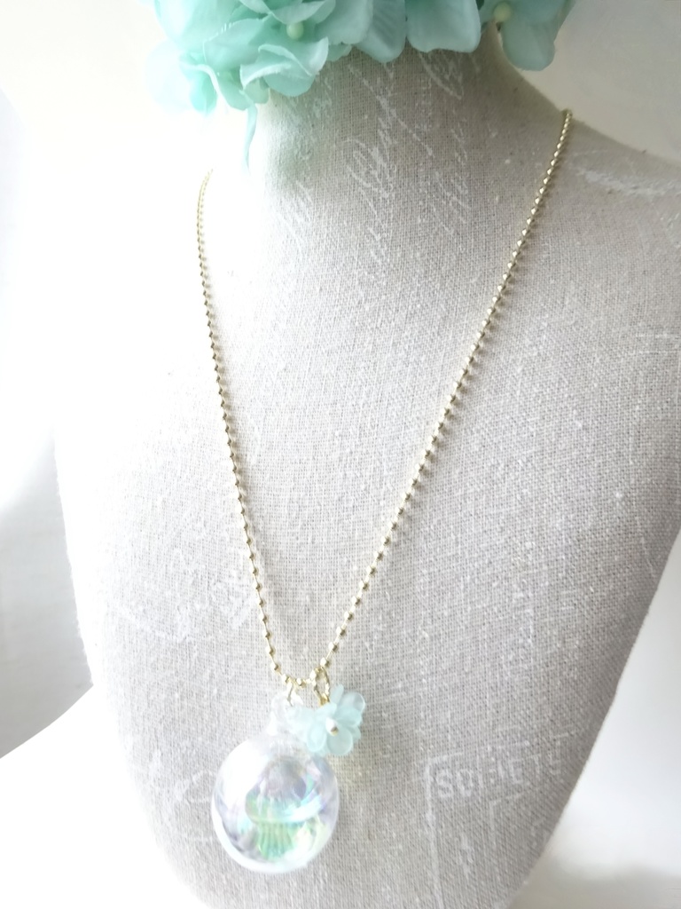 水入り大きなガラスのシャボン玉ネックレス・ミント