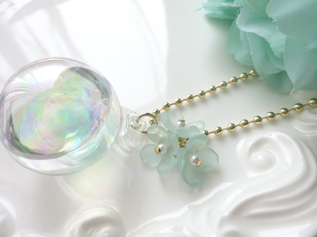 水入り大きなガラスのシャボン玉ネックレス・ミント