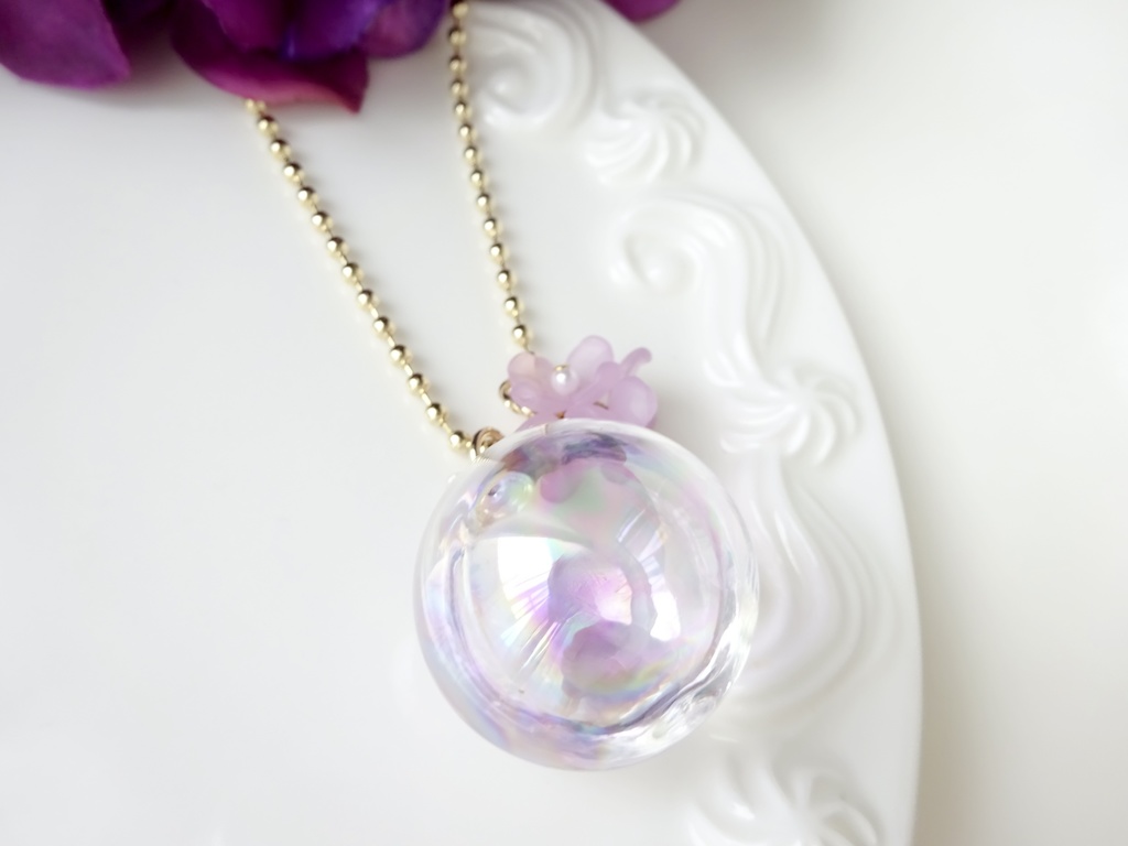 水入り大きなガラスのシャボン玉ネックレス・ラベンダー