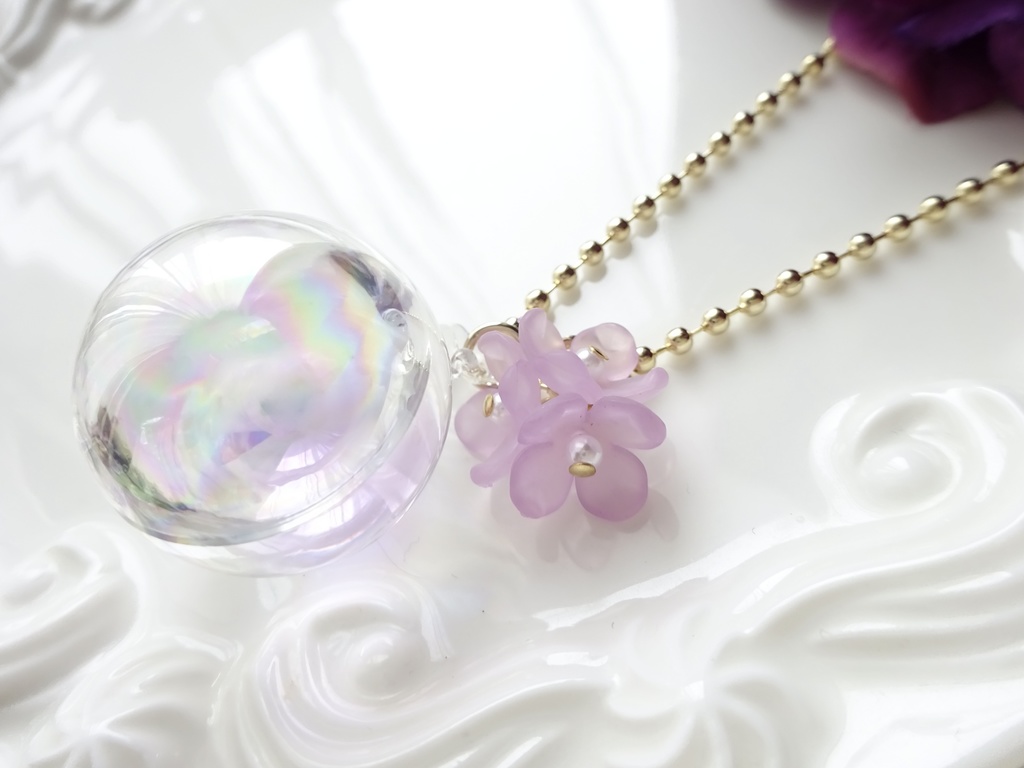 水入り大きなガラスのシャボン玉ネックレス・ラベンダー