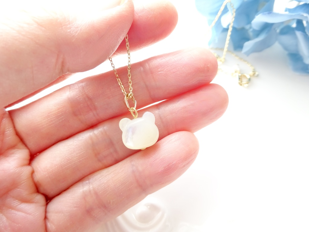 【天然石】 白クマのネックレス