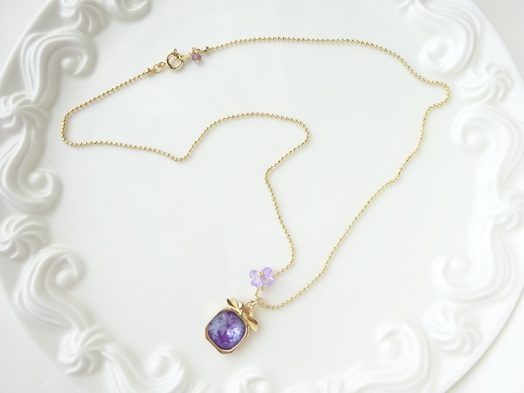 バイオレットパフューム ネックレス