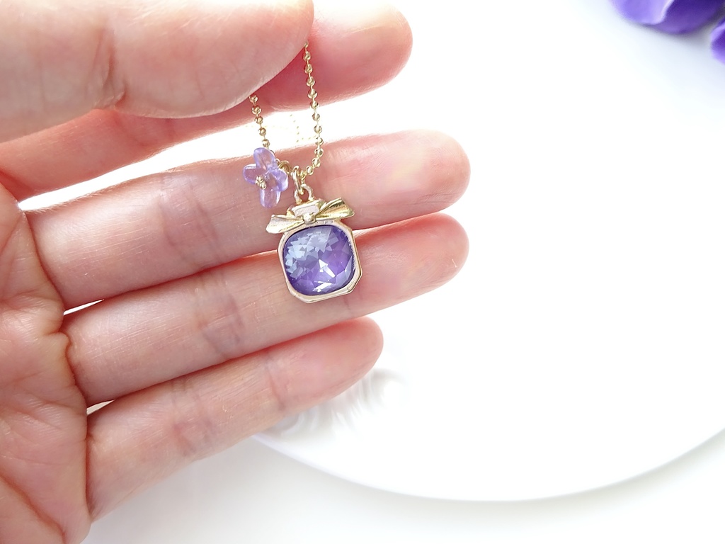 バイオレットパフューム ネックレス