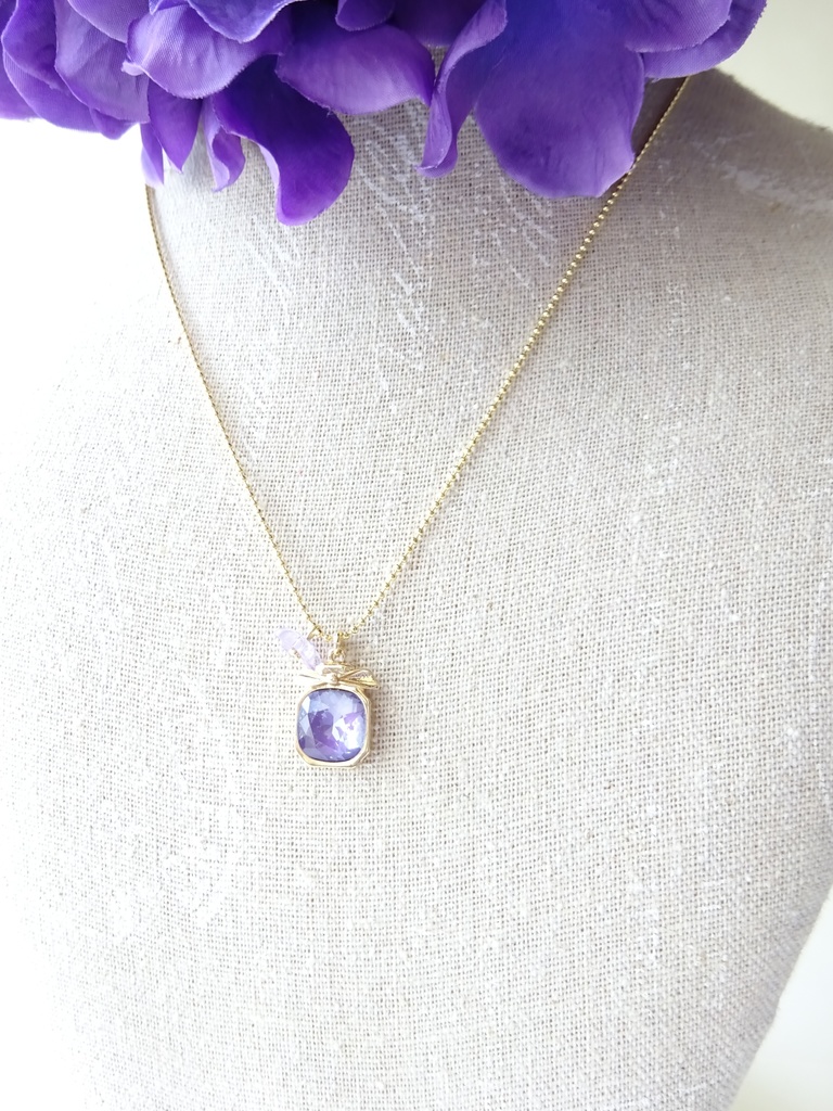 バイオレットパフューム ネックレス