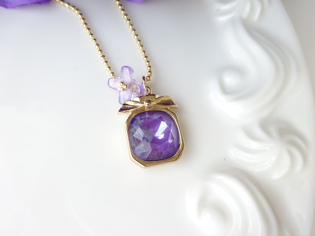 バイオレットパフューム ネックレス
