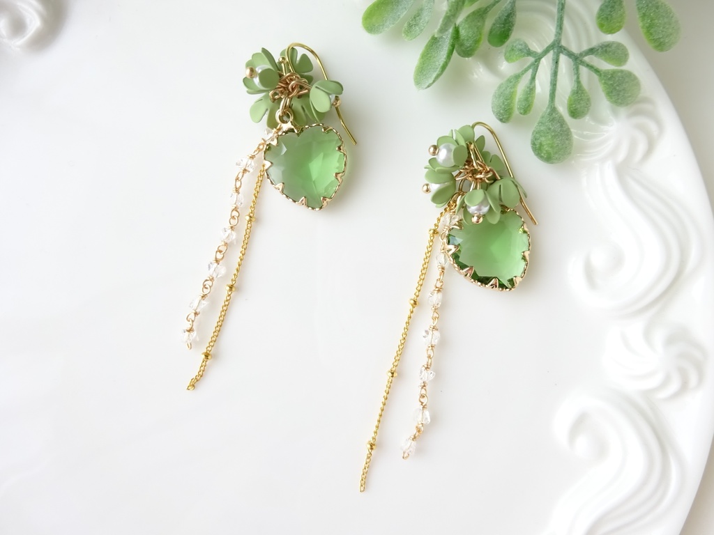 アナベルハートドロップスピアス(イヤリングOK)