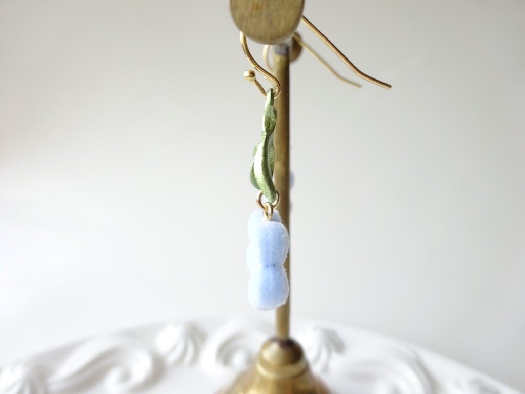 再販*冬の勿忘草のピアス(イヤリングOK)