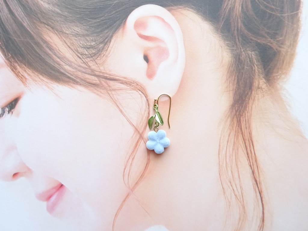 再販*冬の勿忘草のピアス(イヤリングOK)