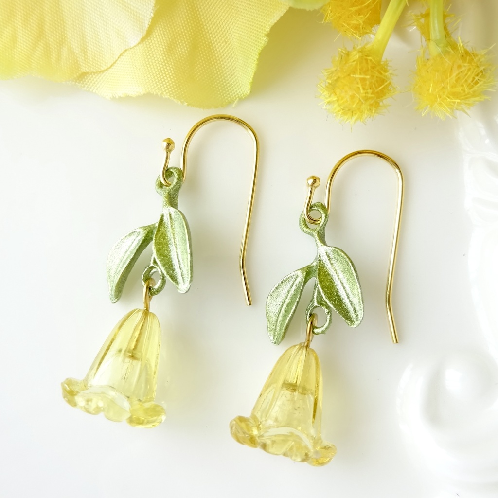 イエローリリー　ピアス