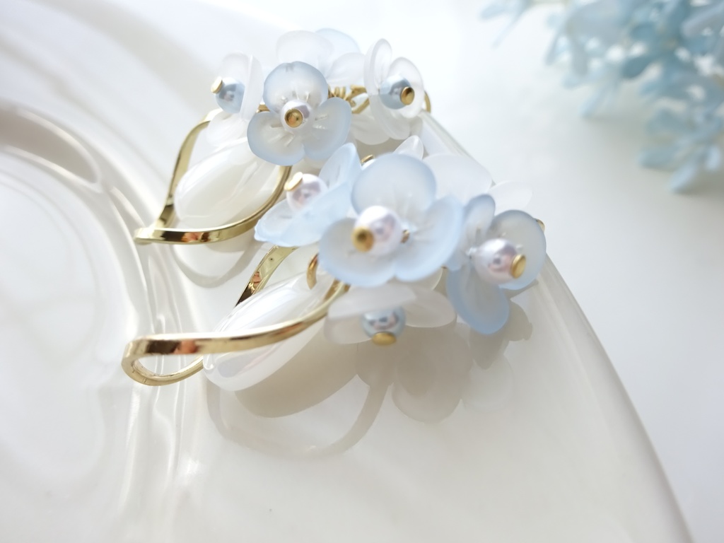 フロストブルーブーケ ピアス(イヤリングOK)