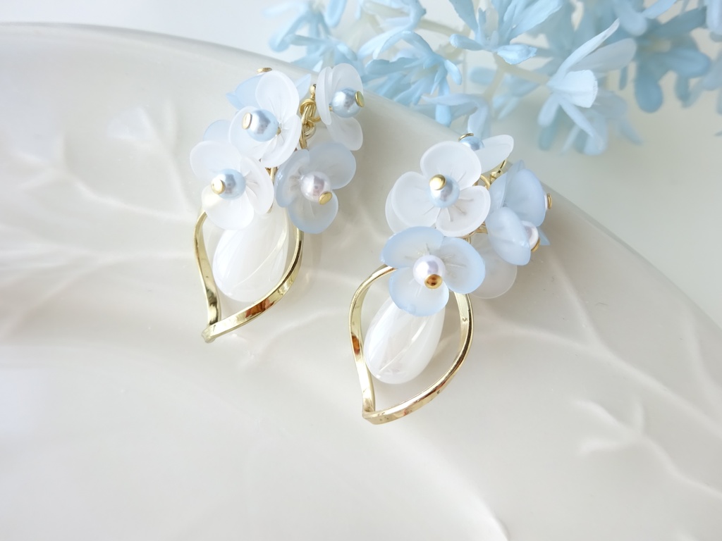 フロストブルーブーケ ピアス(イヤリングOK)