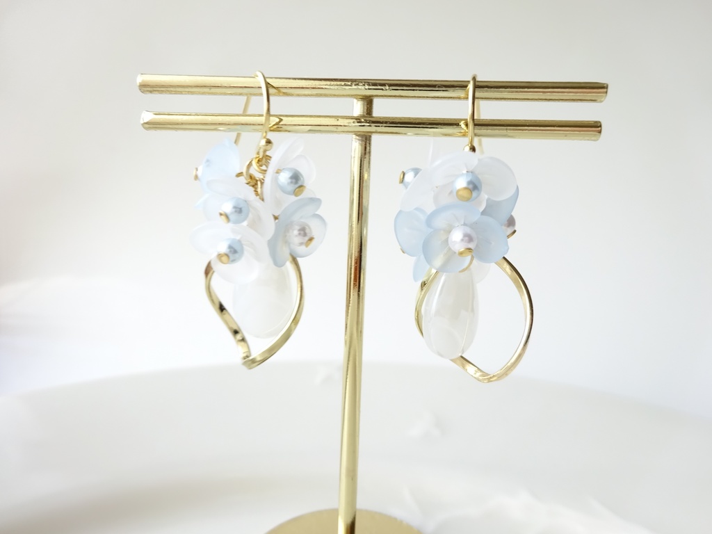 フロストブルーブーケ ピアス(イヤリングOK)