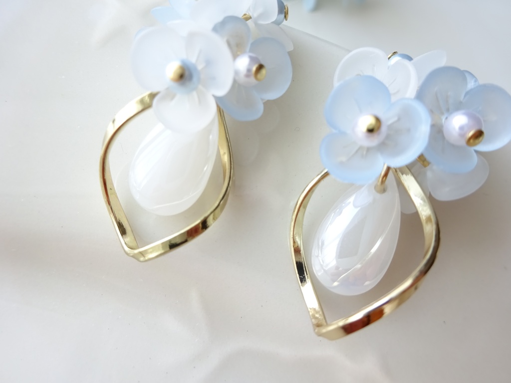 フロストブルーブーケ ピアス(イヤリングOK)