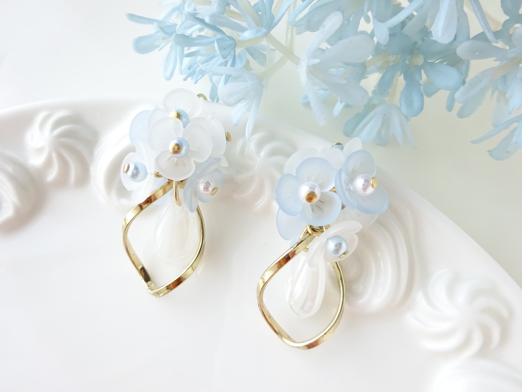 フロストブルーブーケ ピアス(イヤリングOK)