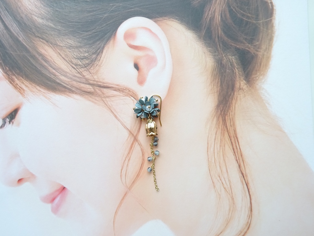 勿忘草と鈴蘭のピアス(イヤリングOK)