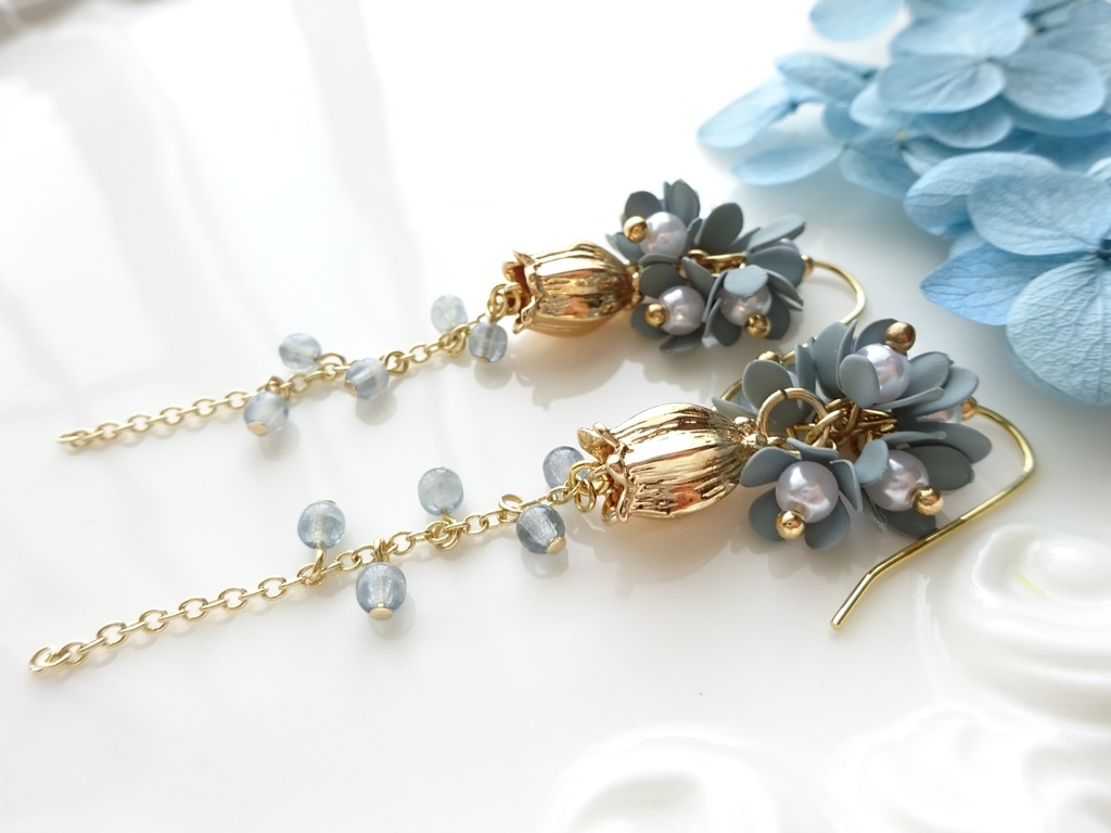 勿忘草と鈴蘭のピアス(イヤリングOK)