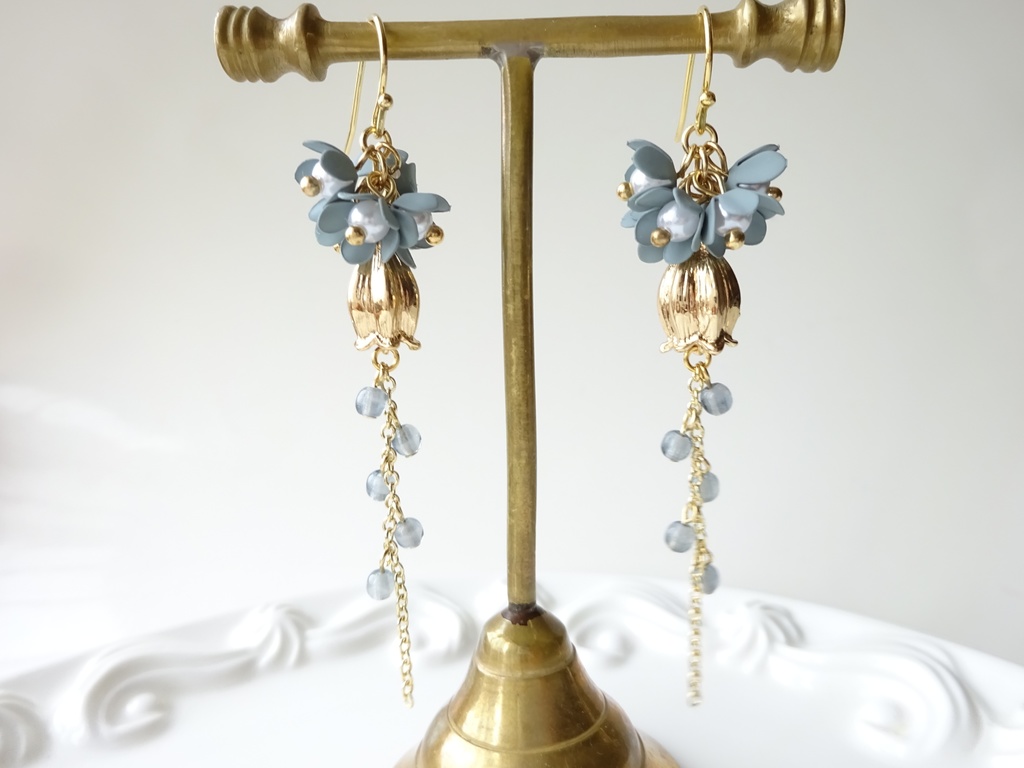 勿忘草と鈴蘭のピアス(イヤリングOK)