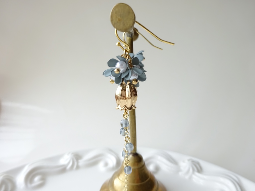 勿忘草と鈴蘭のピアス(イヤリングOK)