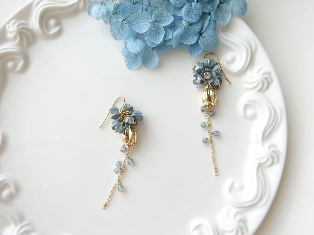 勿忘草と鈴蘭のピアス(イヤリングOK)