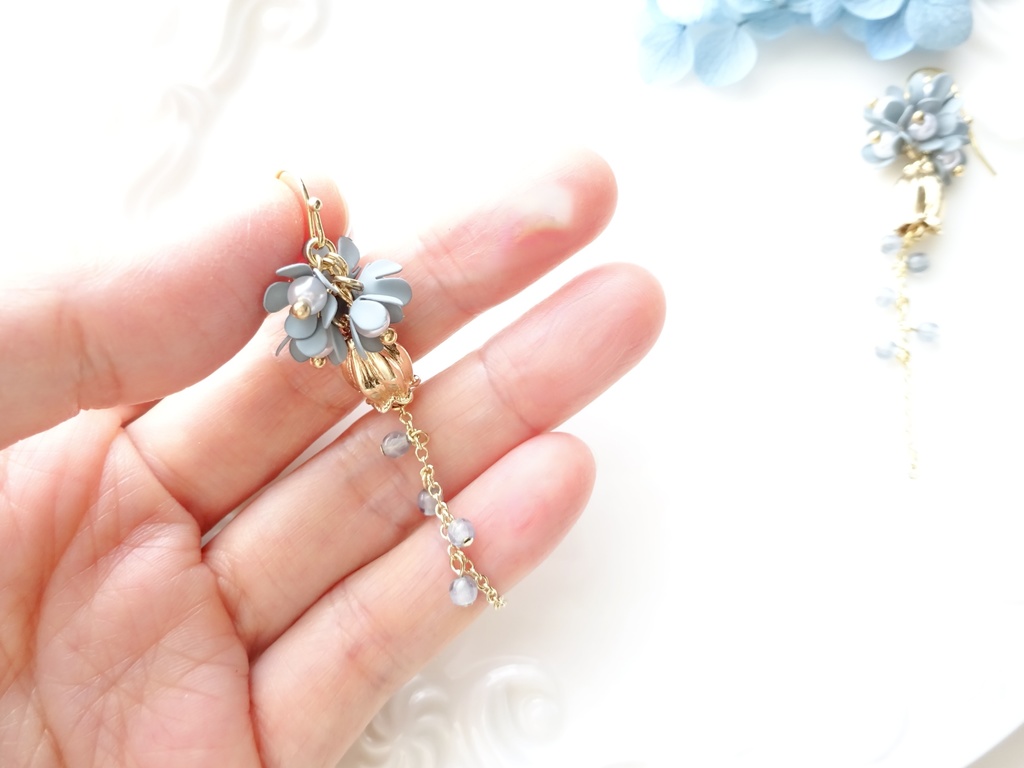 勿忘草と鈴蘭のピアス(イヤリングOK)