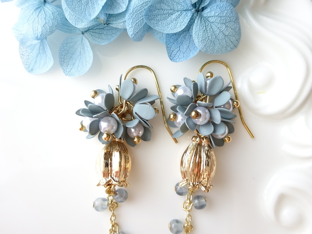 勿忘草と鈴蘭のピアス(イヤリングOK)