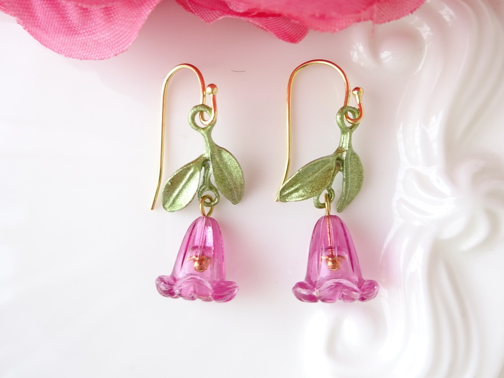 ピンクリリー ピアス(イヤリングOK)