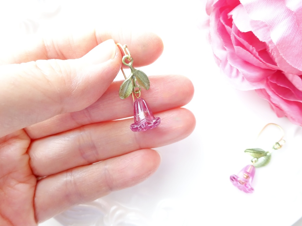 ピンクリリー ピアス(イヤリングOK)