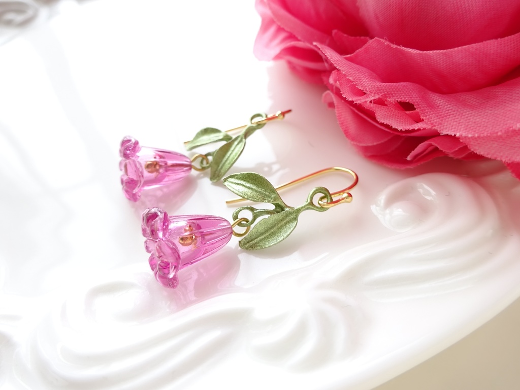 ピンクリリー ピアス(イヤリングOK)