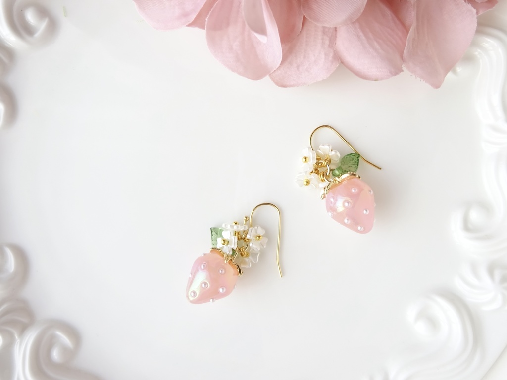 甘苺ピアス・オーロラピンク(イヤリングOK)