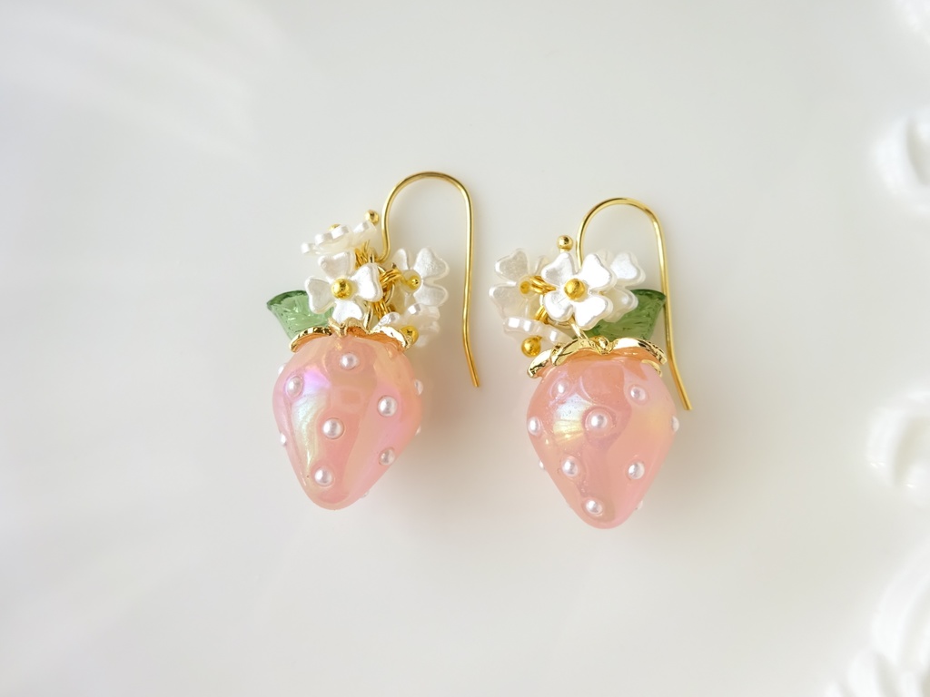 甘苺ピアス・オーロラピンク(イヤリングOK)