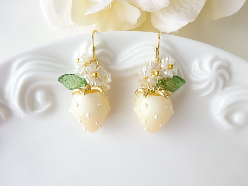 甘苺ピアス・クリームイエローマーブル(イヤリングOK)