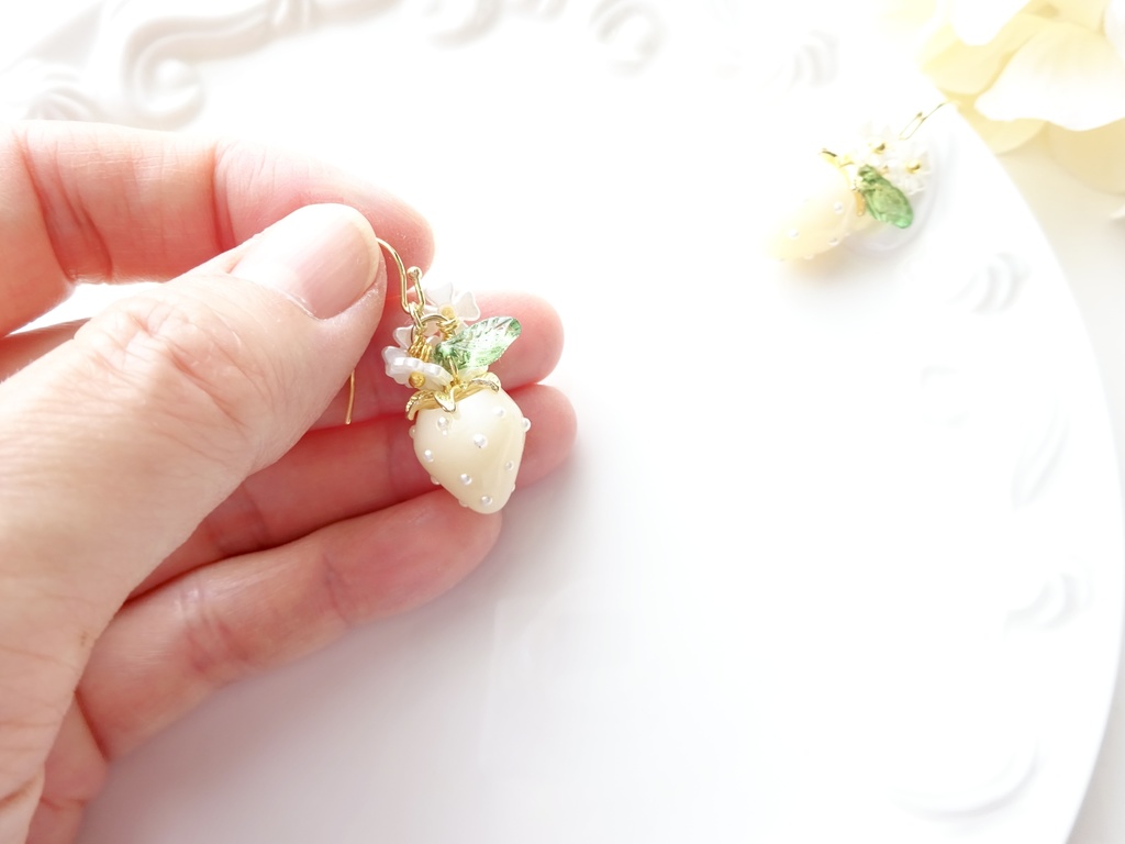 甘苺ピアス・クリームイエローマーブル(イヤリングOK)
