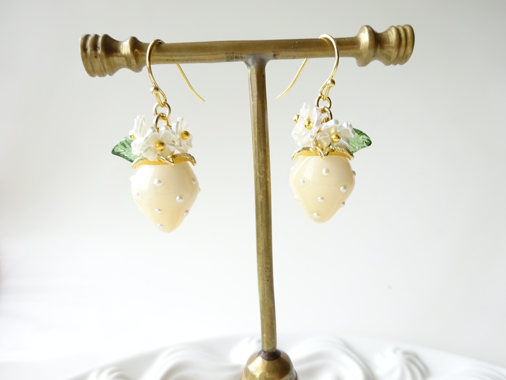 甘苺ピアス・クリームイエローマーブル(イヤリングOK)