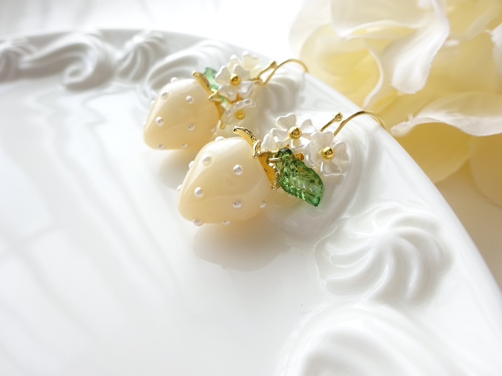 甘苺ピアス・クリームイエローマーブル(イヤリングOK)