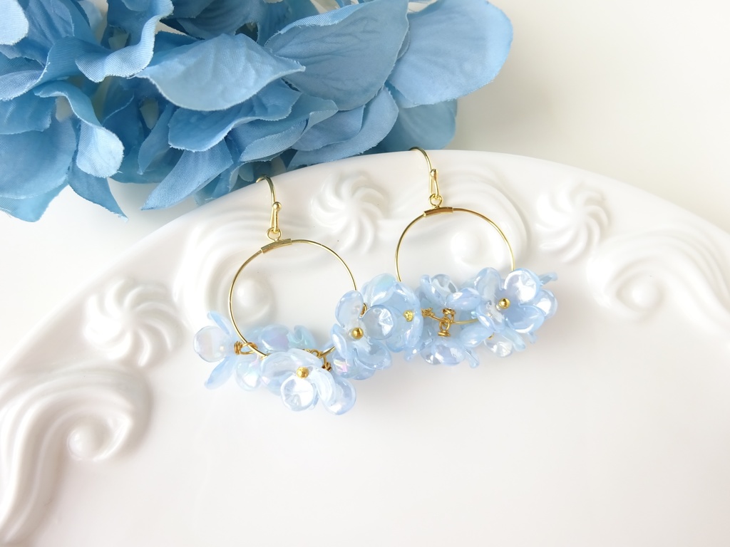 花ゆらピアス・紫陽花オーロラスカイブルー(イヤリングOK)