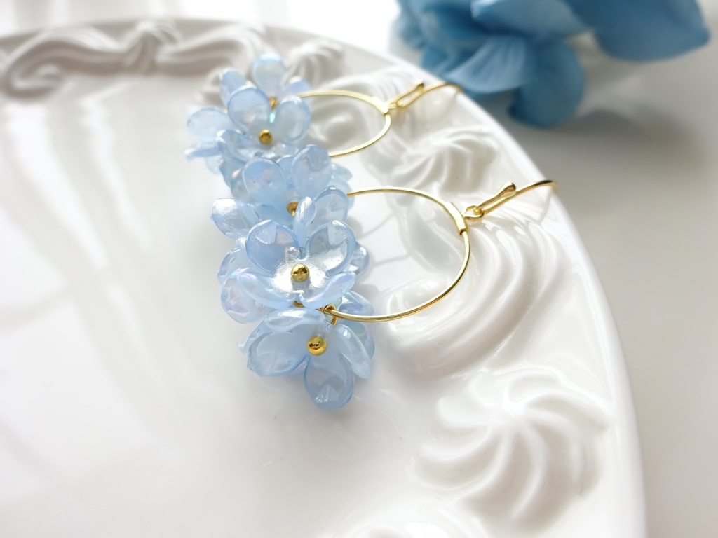 花ゆらピアス・紫陽花オーロラスカイブルー(イヤリングOK)