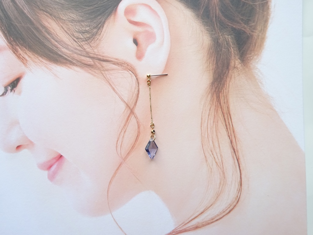 夜空のかけらピアス(イヤリングOK)