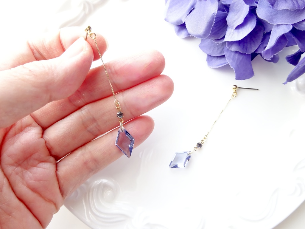 夜空のかけらピアス(イヤリングOK)