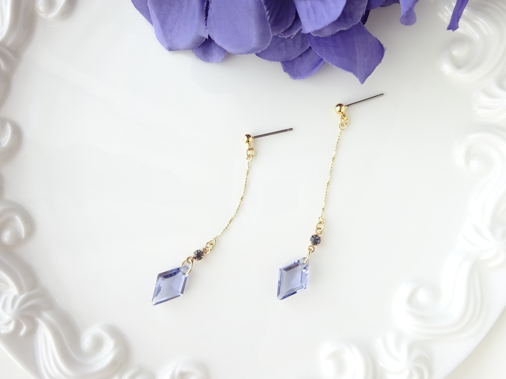 夜空のかけらピアス(イヤリングOK)