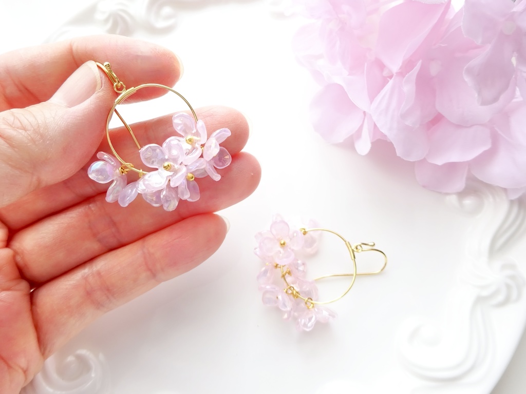 花ゆらピアス・オーロラミルキーピンク(イヤリングOK)
