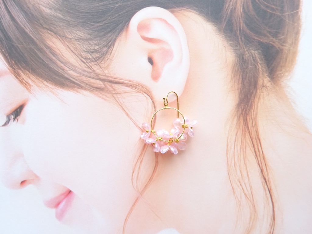 花ゆらピアス・オーロラミルキーピンク(イヤリングOK)