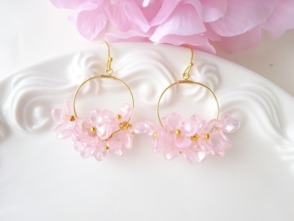 花ゆらピアス・オーロラミルキーピンク(イヤリングOK)