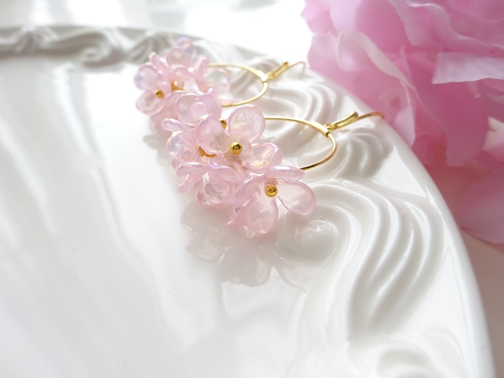 花ゆらピアス・オーロラミルキーピンク(イヤリングOK)